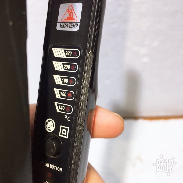 Máy là cụp, máy duỗi tóc cụp thẳng bản đỏ