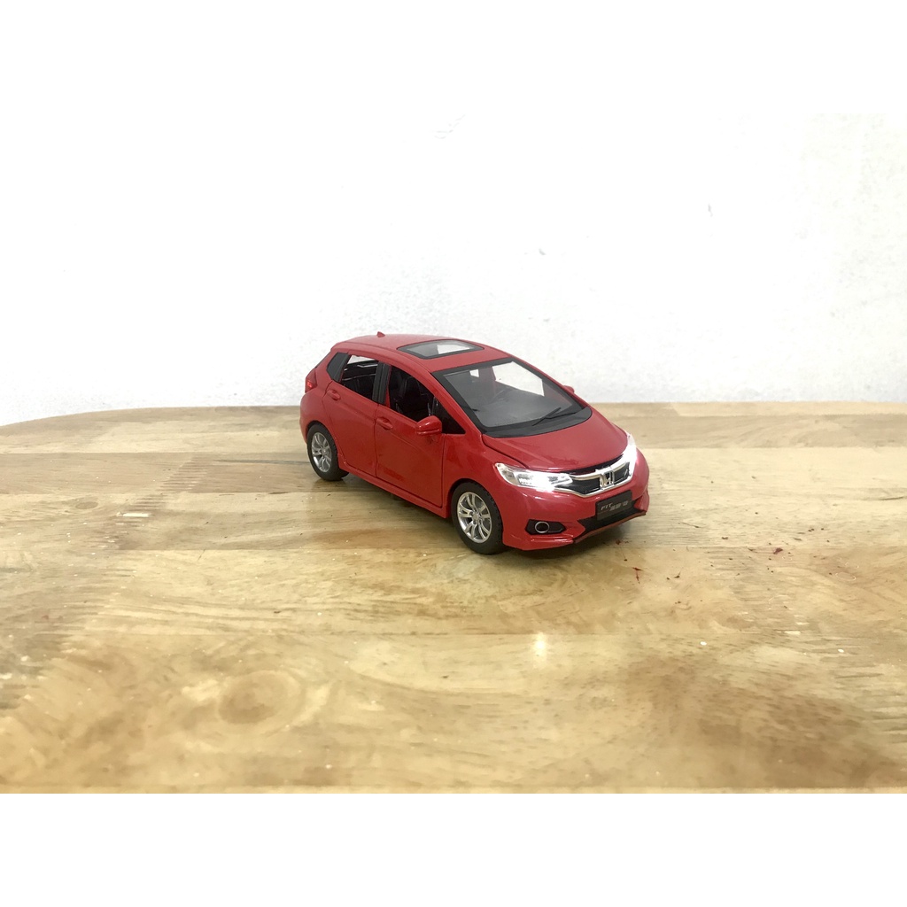 Mô hình xe Honda FIT _ Tỷ lệ 1:32