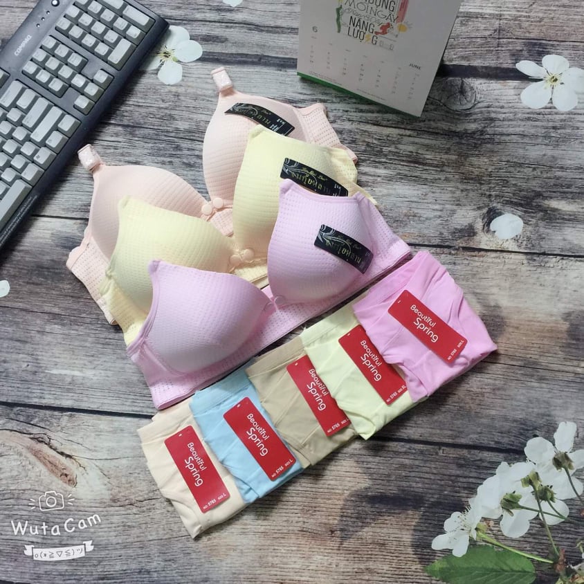 4 áo lót, 10 quần lót spring loại đẹp