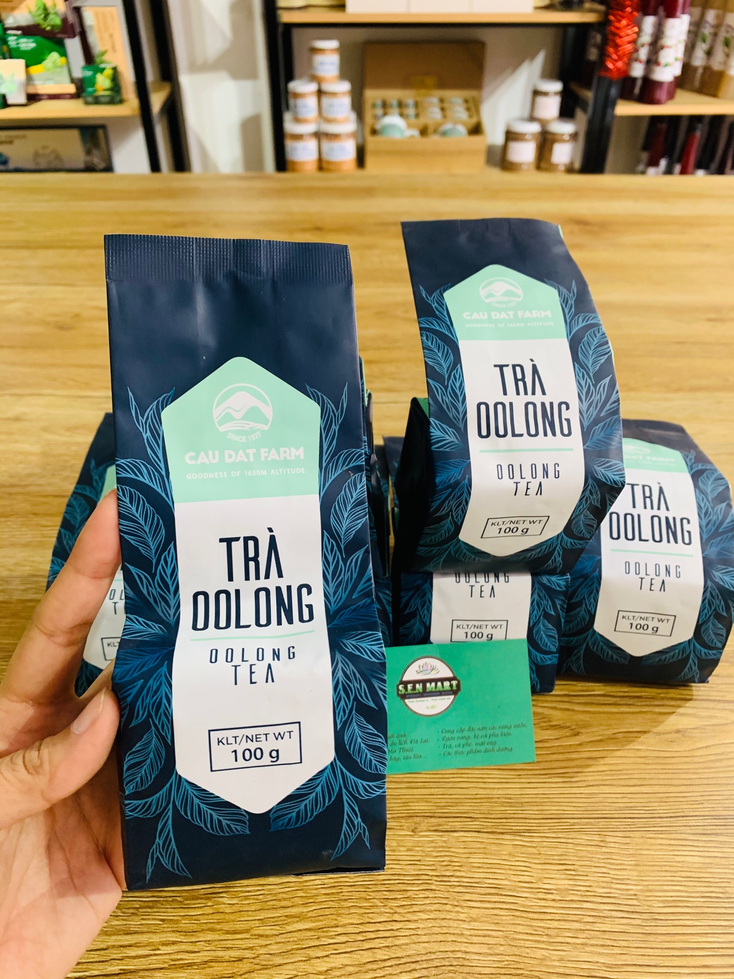 Trà Ôlong Cầu Đất Farm bao thiếc 100gr (gói)