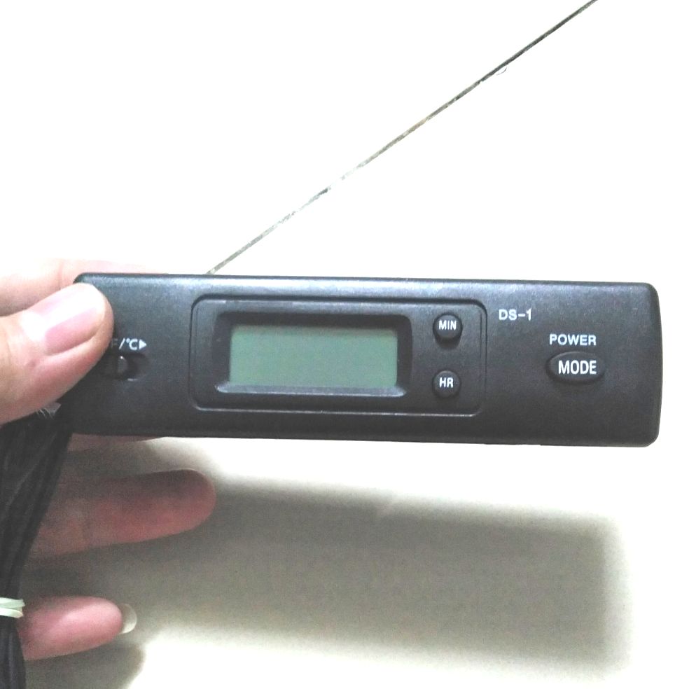 Nhiệt kế cầm tay ds 1