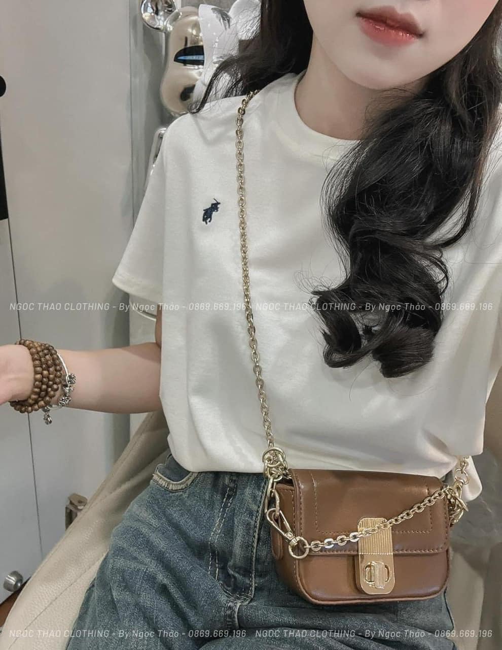 Áo thun cổ tròn thêu ngựa form ôm