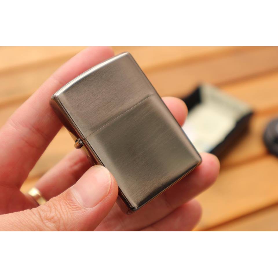 Bật lửa Zippo Mỹ Fullbox Đen xước