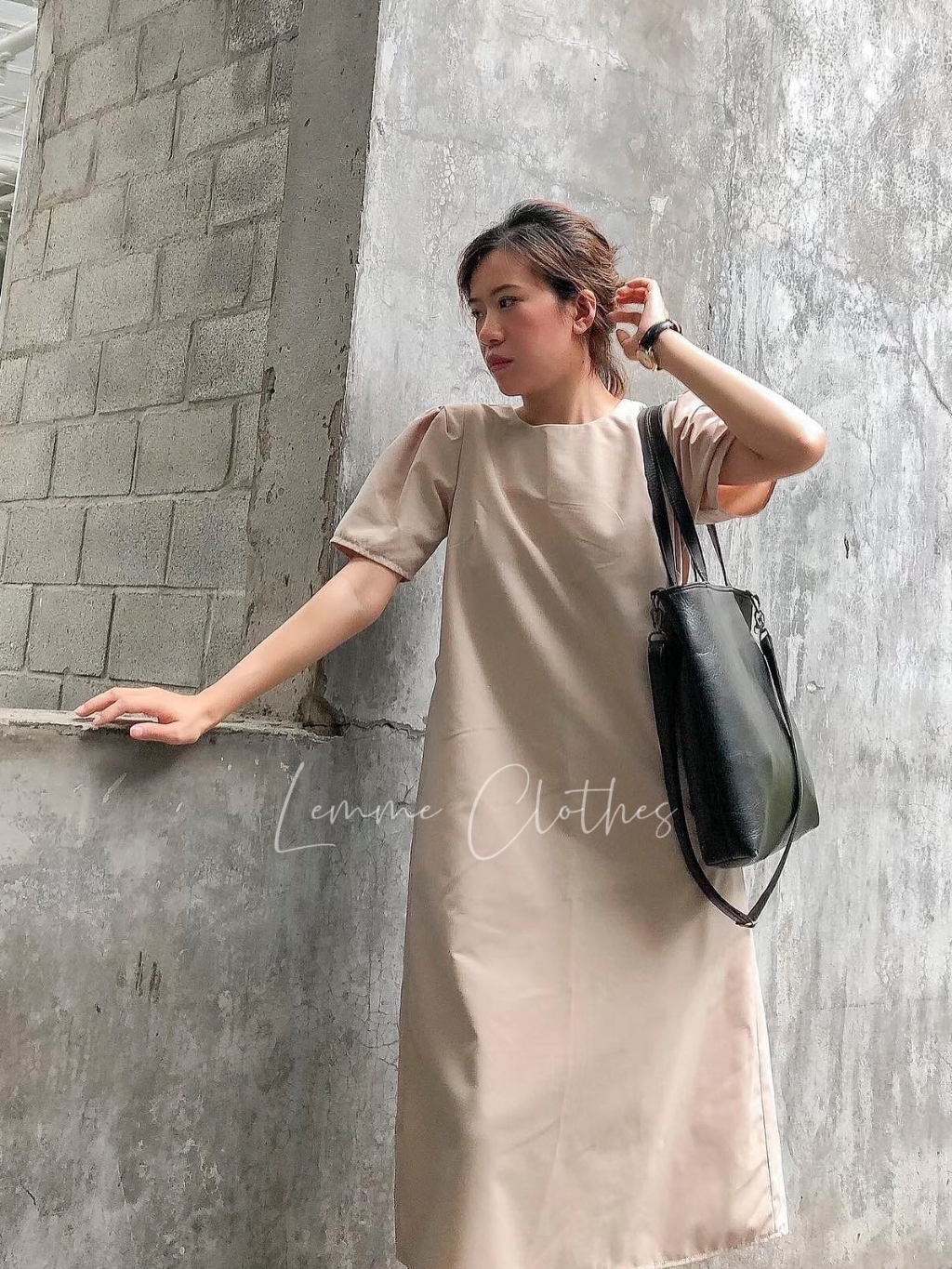 Đầm xoắn form xuông mặc được hai mặt