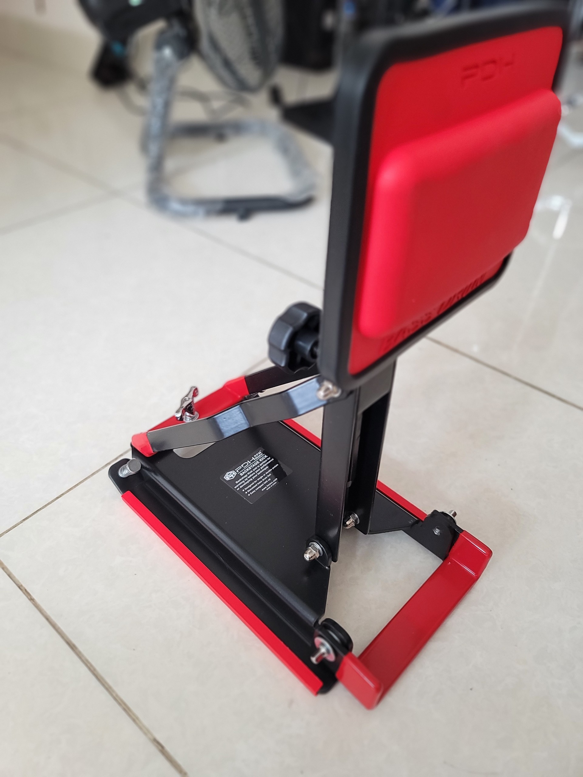 Dụng cụ luyện tập chân kick drum