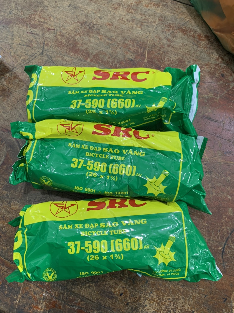Săm ruột xe đạp sao vàng src 37-590 av