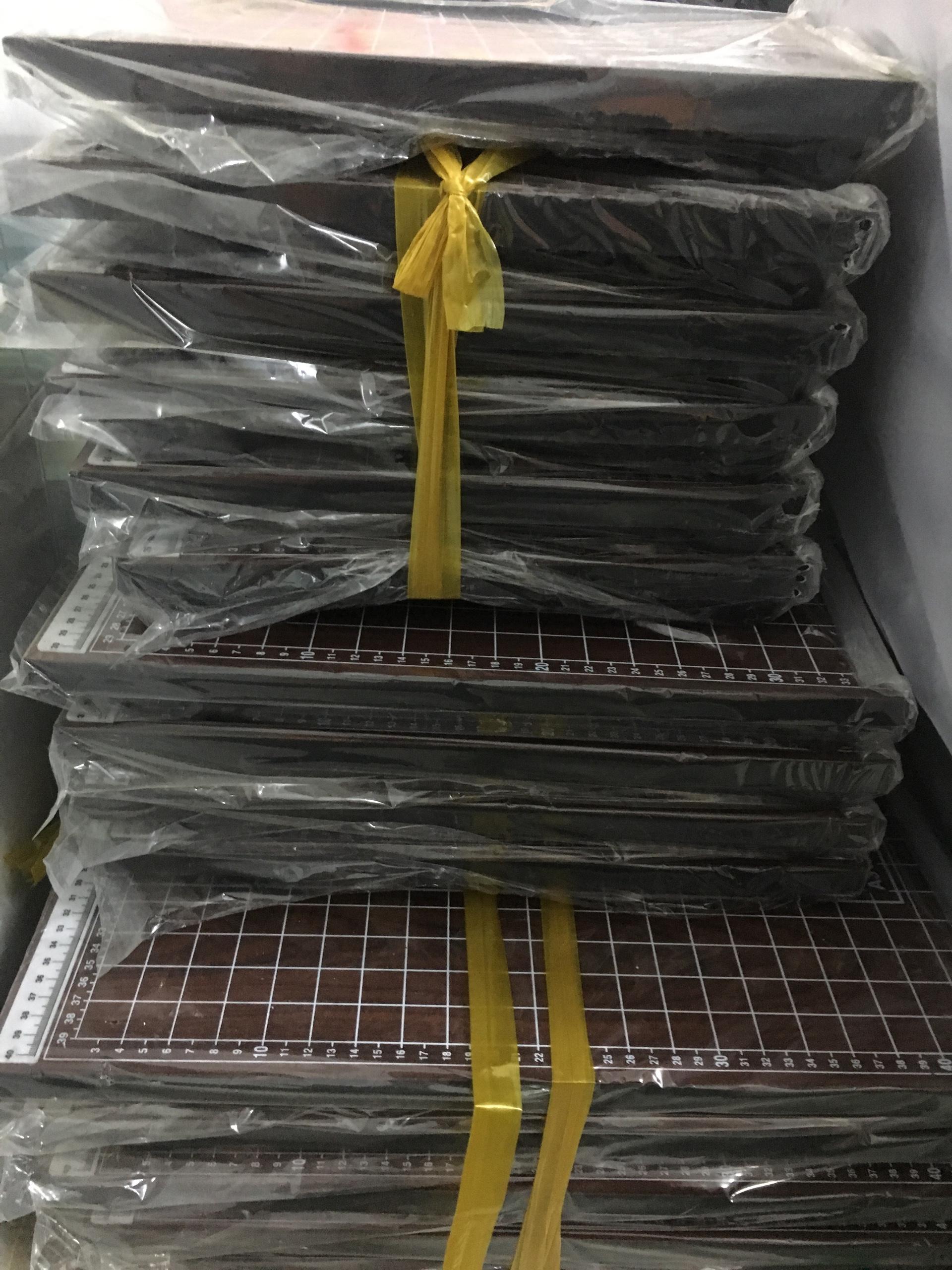 BÀN CẮT A5