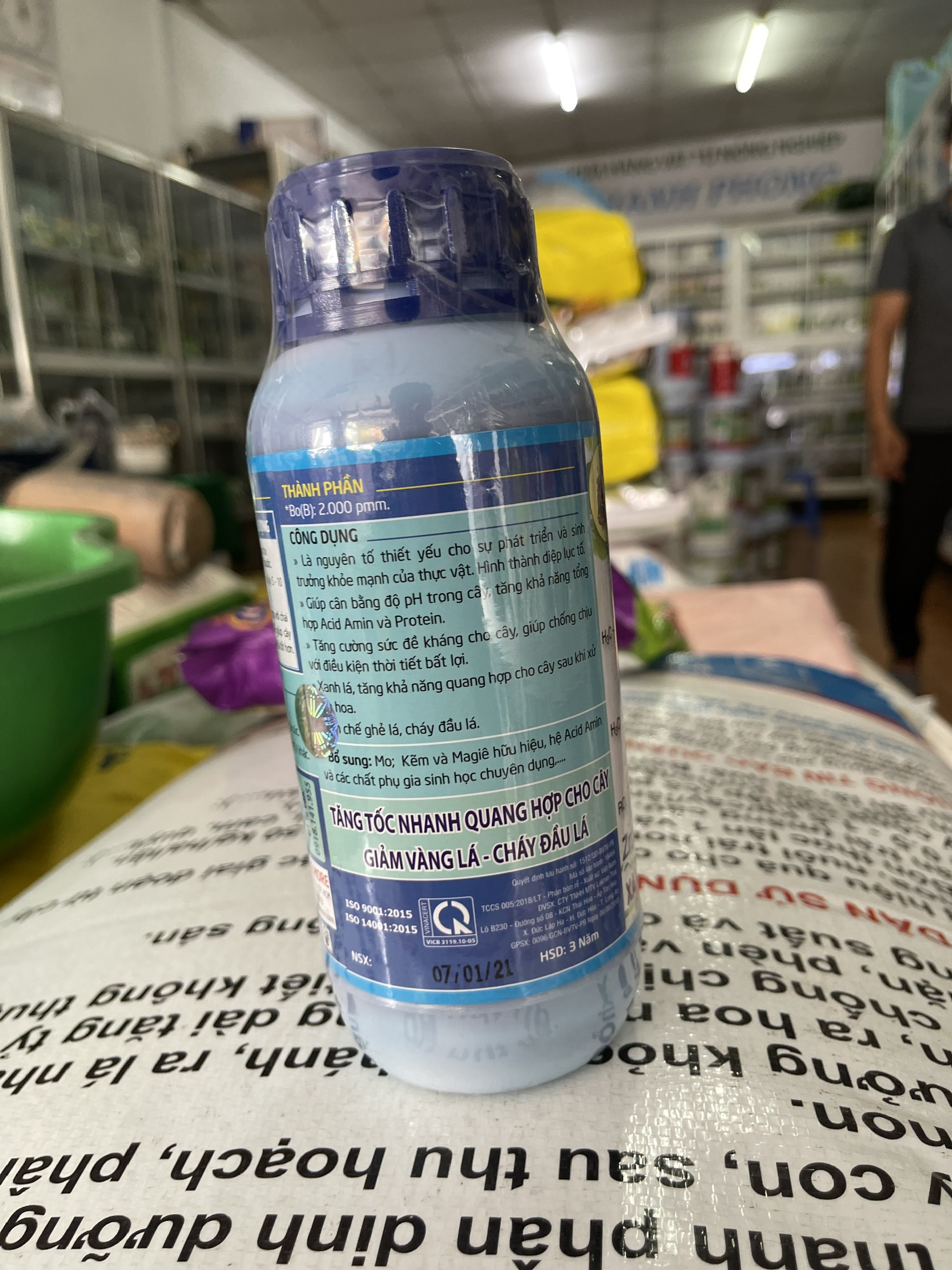 PHÂN BÓN LÁ DIỆP LỤC TỐ ( ZN - MG) GIÚP XANH LÁ, DÀY LÁ, XANH GAI, SÁNG TRÁI 500ML