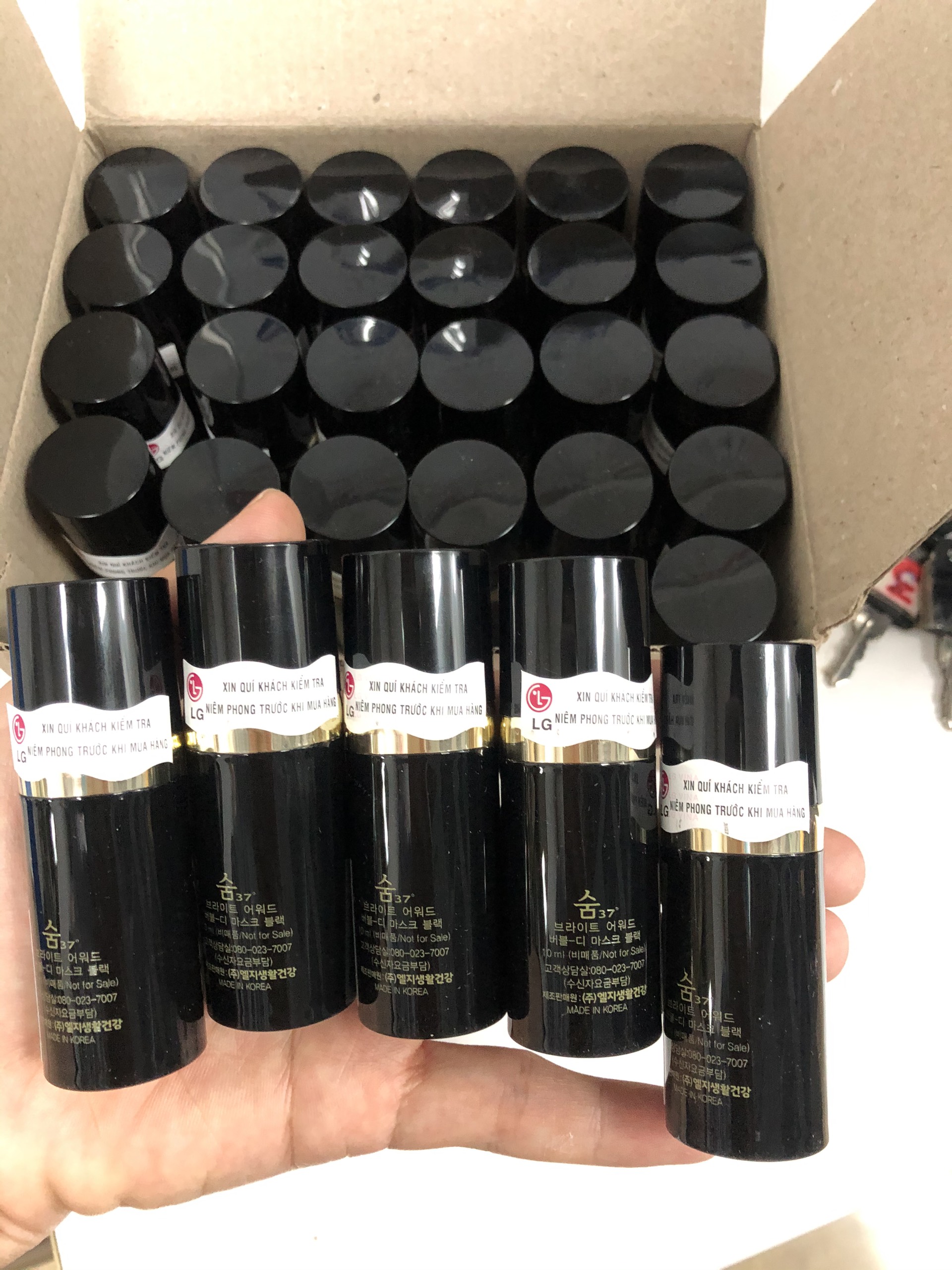 [Xả kho hsd t11/2022] Mặt nạ sủi bọt thải độc trắng da Su:m37 Bright Award Bubble-De Mask Black 10ml (đen)