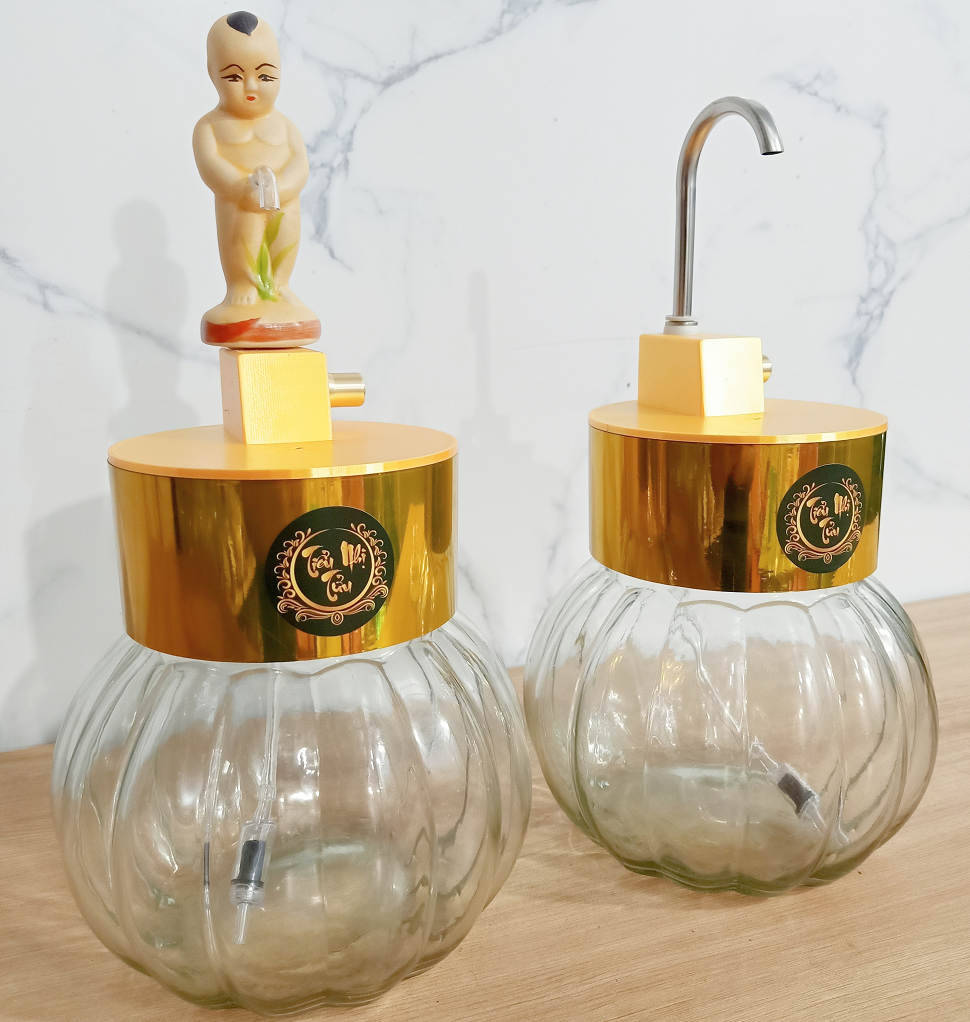 Rót Ruou Tự Động Cảm Ứng Thủy Tinh 1,9 Lít