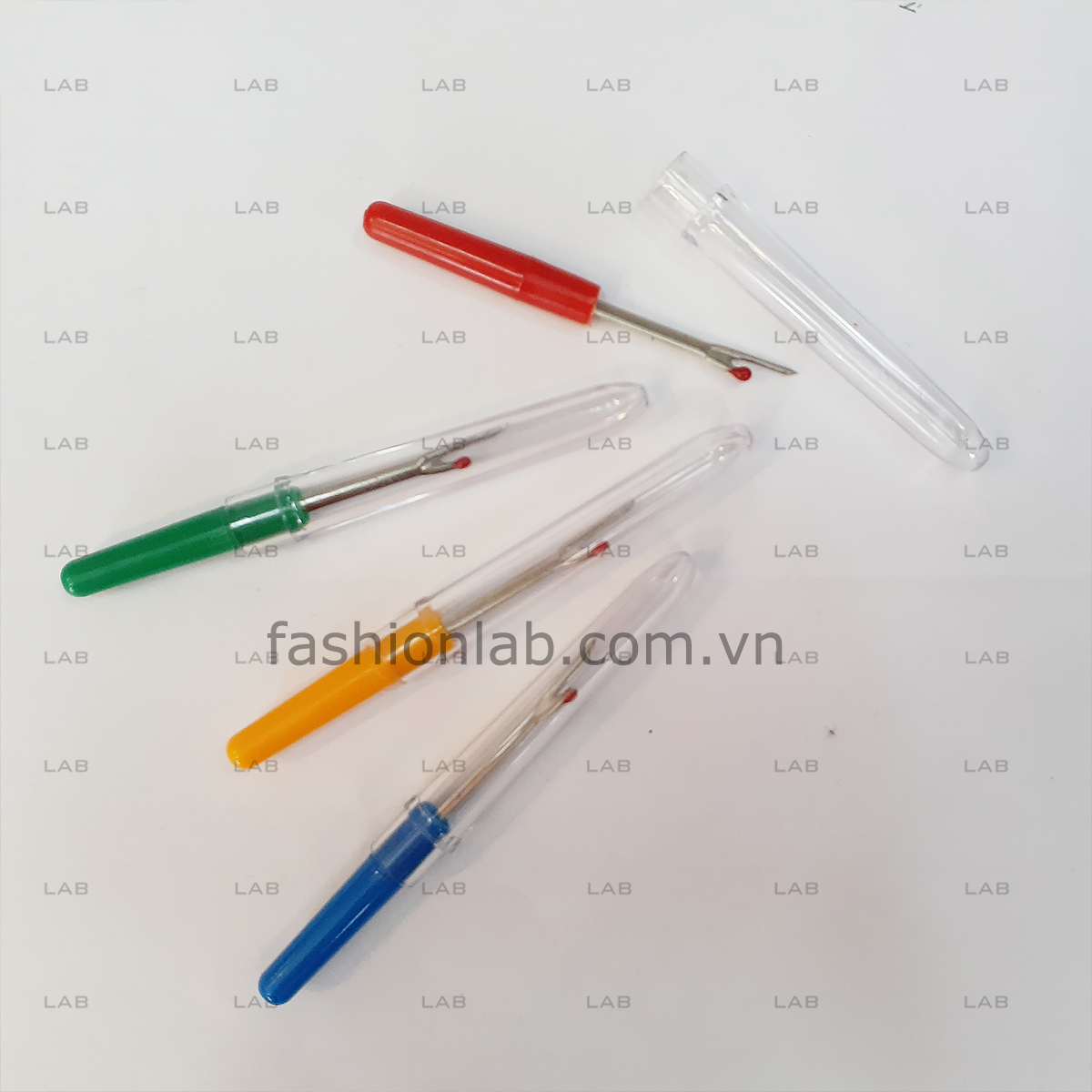 Dao lia chỉ, tháo chỉ, kéo trổ khuyết (chiếc)