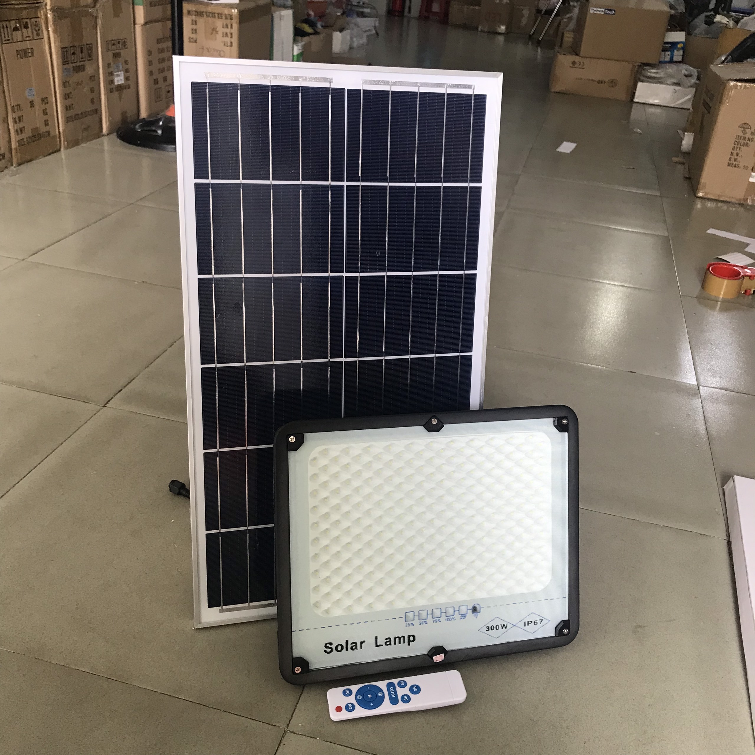 [HCM]Đèn pha năng lượng mặt trời 300W
