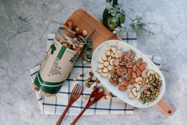 Hạt Mix Nuts 5 Loại (Dẻ Cười + Hạnh Nhân + Hạt Điều + Óc Chó Vàng + Macca ) - 250g