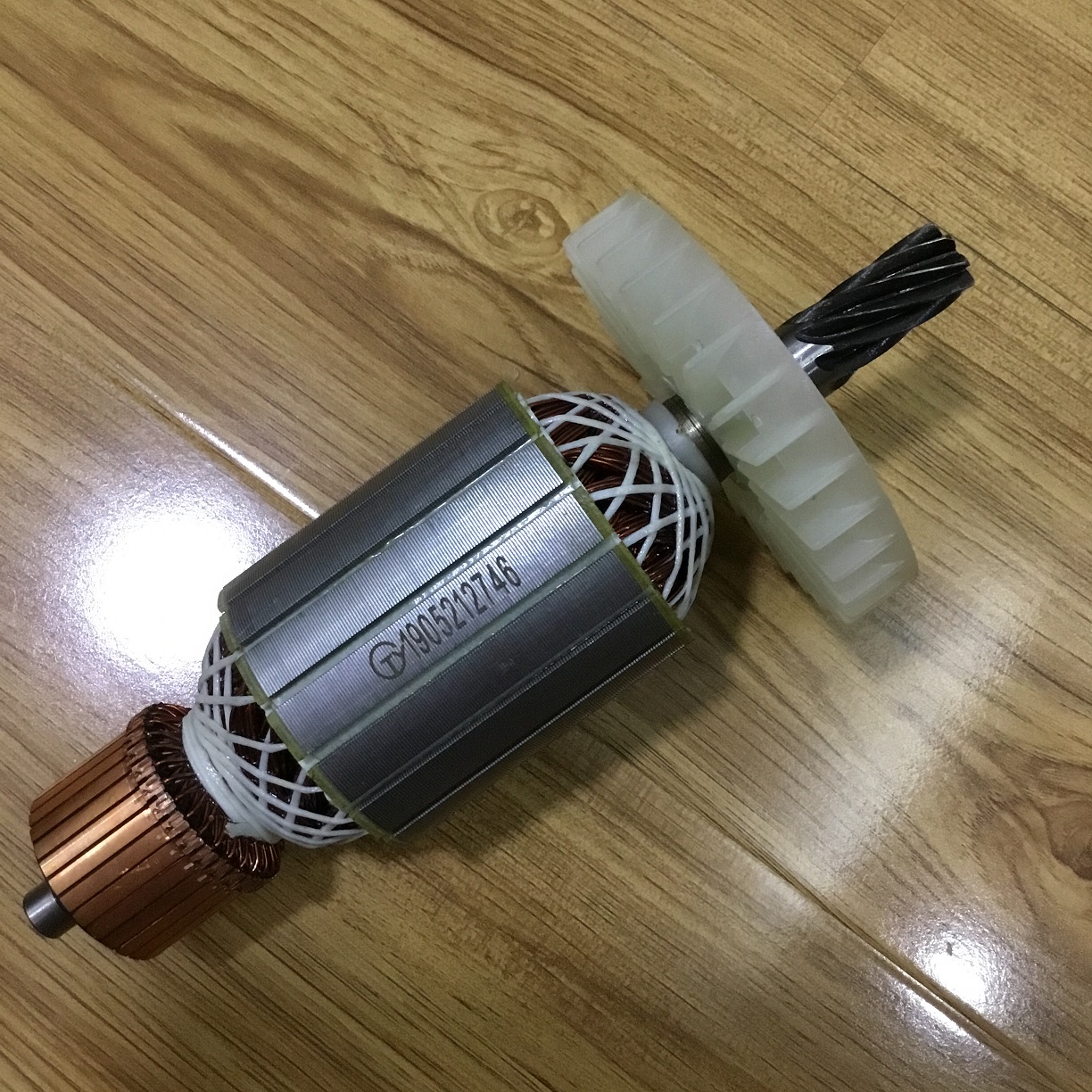 Rotor cắt sắt maktec 240 241 243 mt240 mt241 mt243 8 răng thân 57mm dài 198mm / tặng chổi than