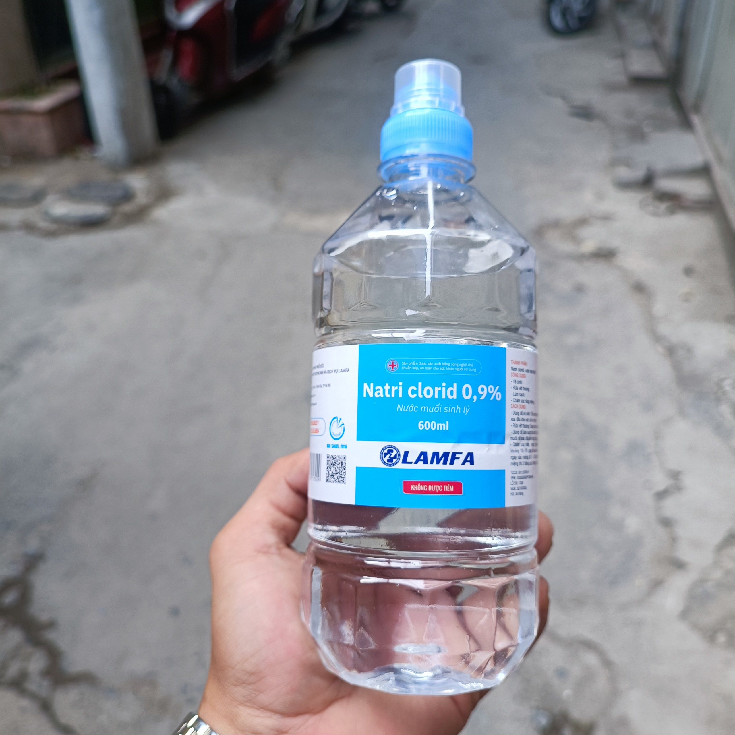 Nước Muối Sinh Lý Natri clorid 0.9% Vệ Sinh Da