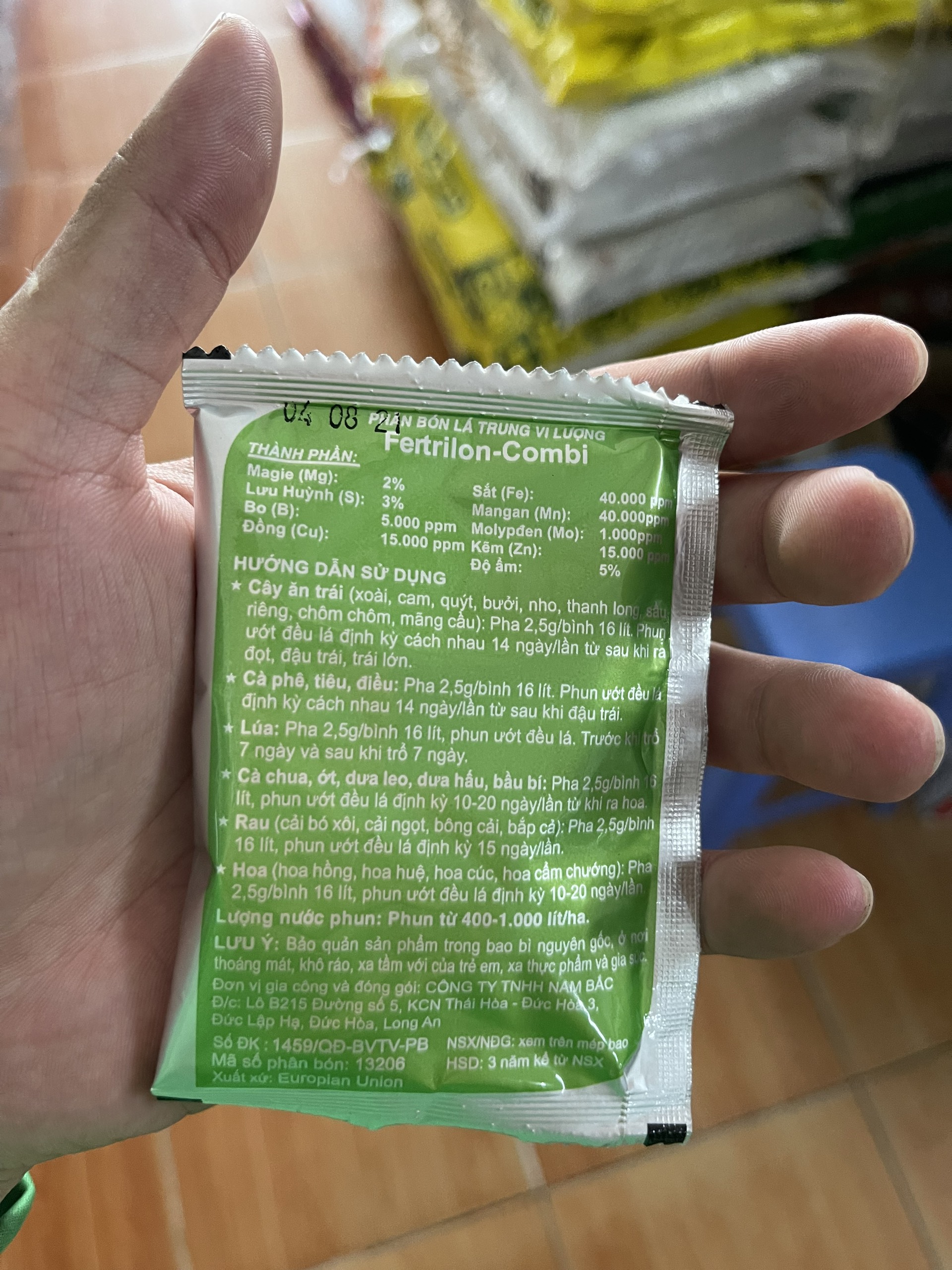 PHÂN BÓN LÁ TRUNG VI LƯỢNG COMBI FETRILON (25g)