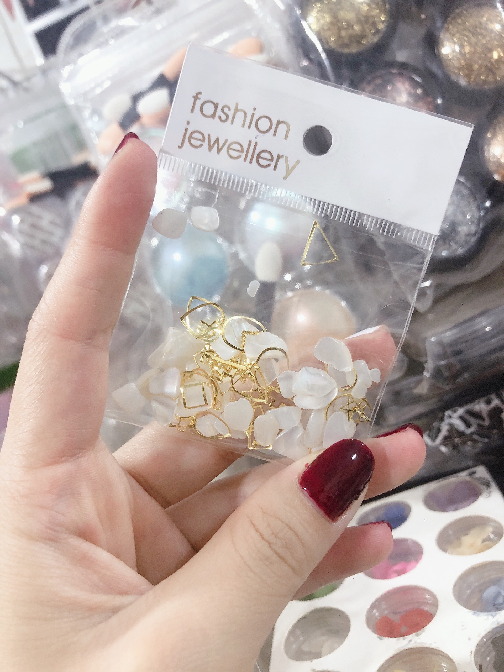 Sỏi mix charm trang trí móng