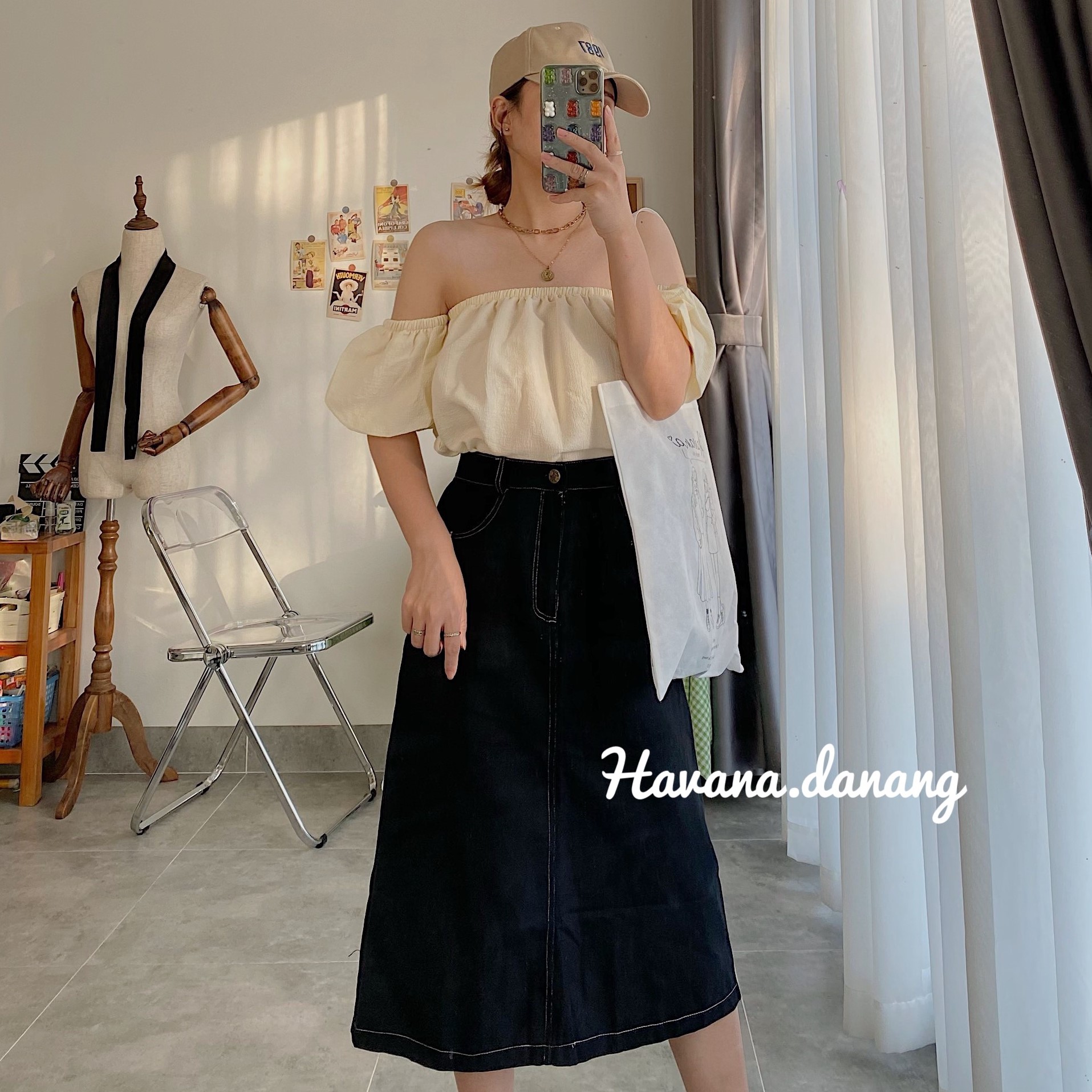 Chân váy kaki đen trắng viền chỉ nổi