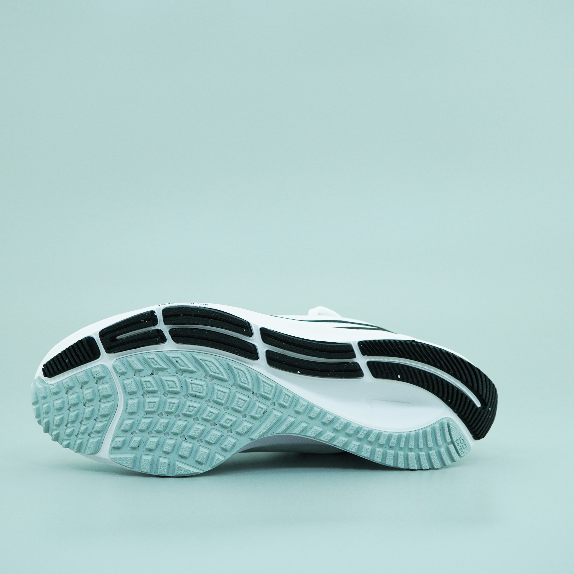 Giày chạy Nike Air Zoom Pegasus 38 White Black