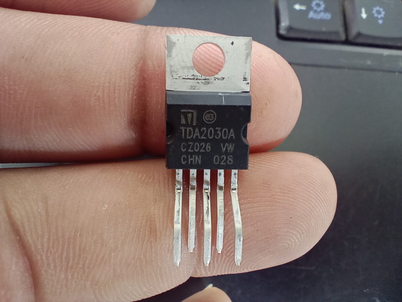 IC công suất âm thanh TDA2030A