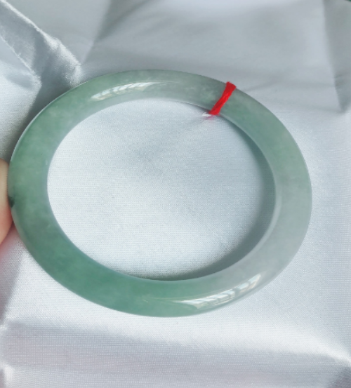 { SIÊU HOT} Vòng tay đá cẩm thạch tự nhiên trắng ngò vân xanh ,bao lên nước, đủ Ni, hình chụp thức tế 100%, có tư vấn side