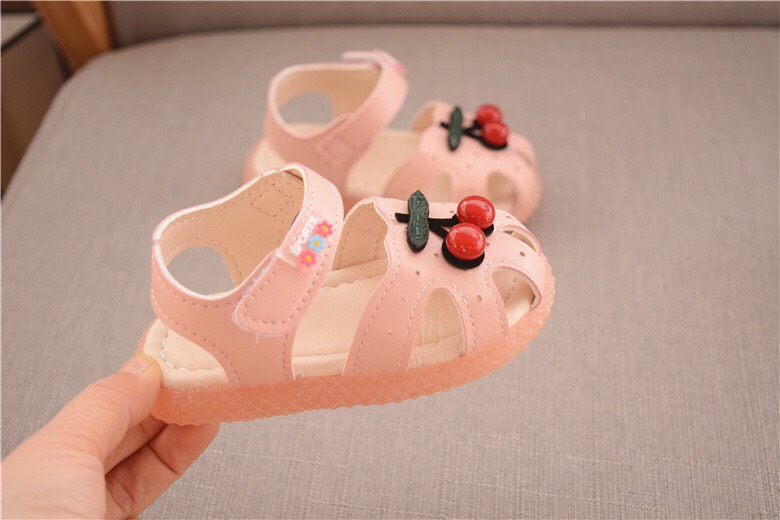 Giày sandal Cherry tập đi cho bé xinh xắn