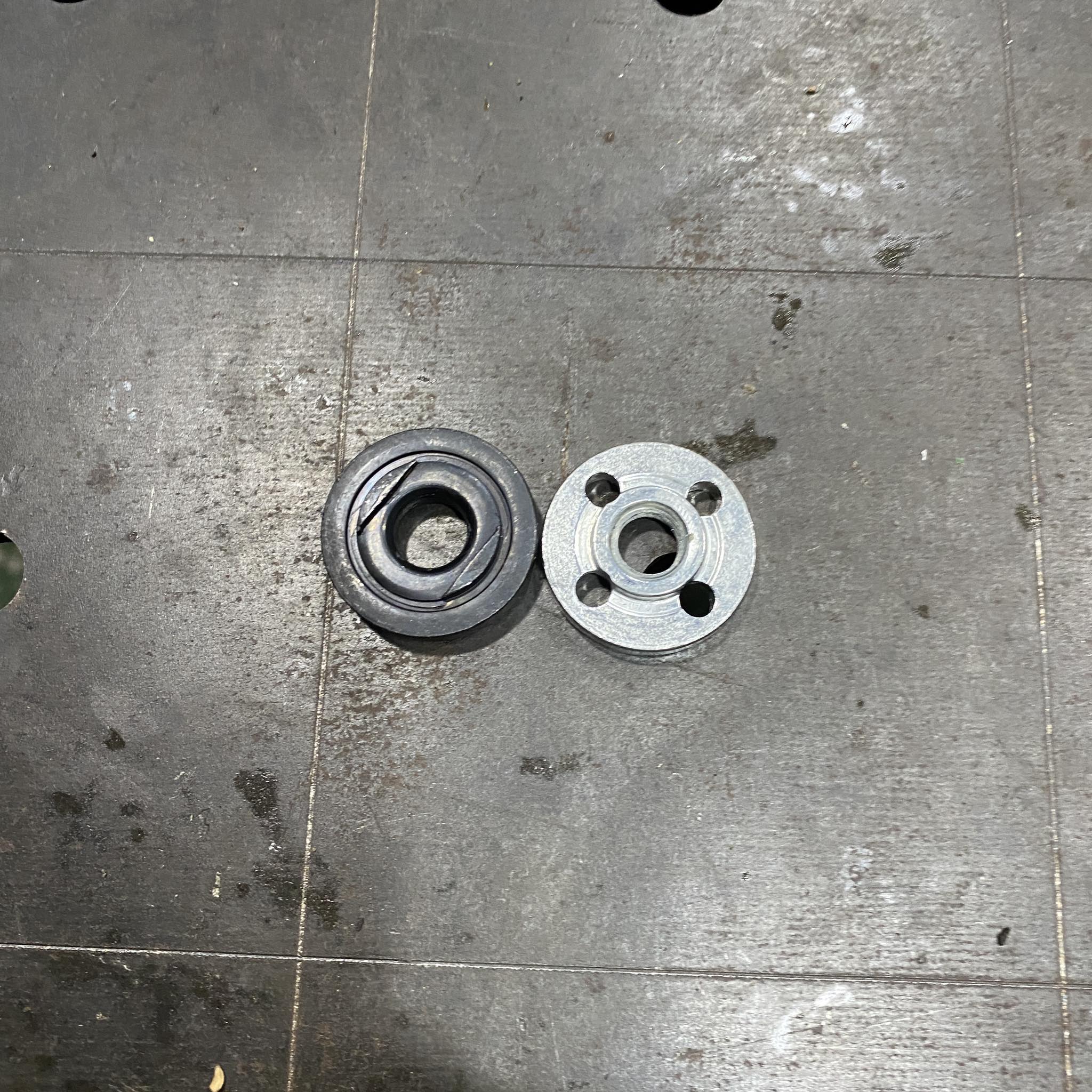 Ốc Giữ Lưỡi Cưa, Mài
