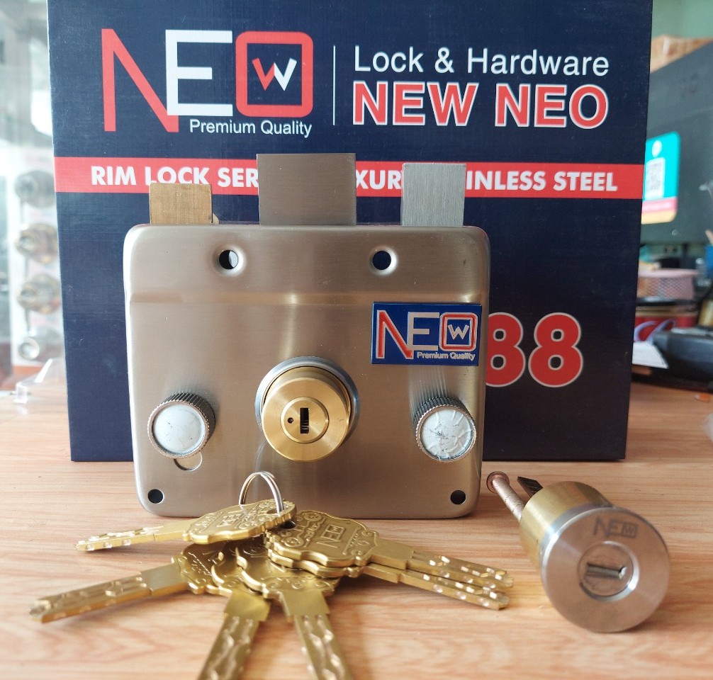 KHÓA CỬA CỔNG SẮT NEO V88