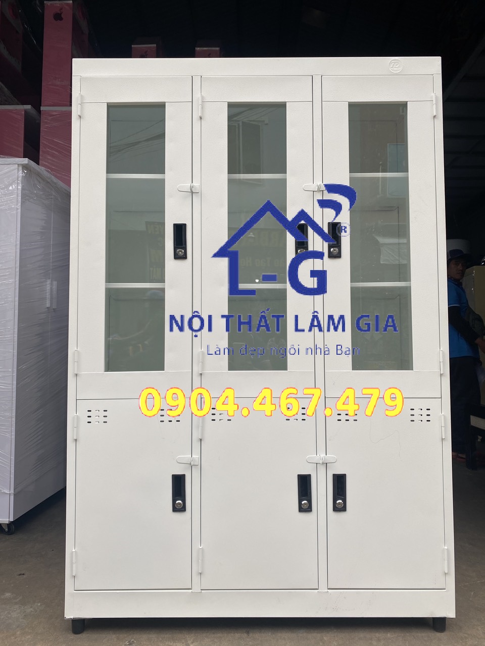 Tủ hồ sơ kính màu trắng 3 cánh kính 3 cánh mở- freeship hcm