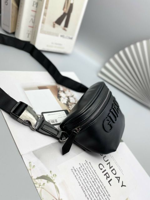 Túi Bao tử Guess hàng dư xịn authentic