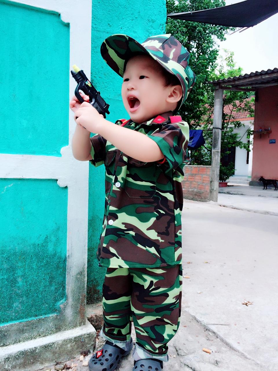 Bộ Đồ Rằn Ri Trẻ Em Kèm Nón Cho Bé Vui Chơi