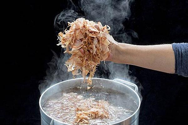 Bột Dashi Pigeon vị cá bào rong biển 50g (Trên 5 tháng)
