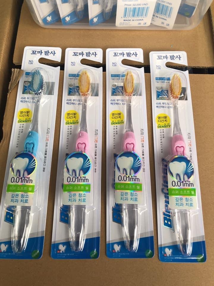 Hộp 45 bàn chải đánh răng  mã 126