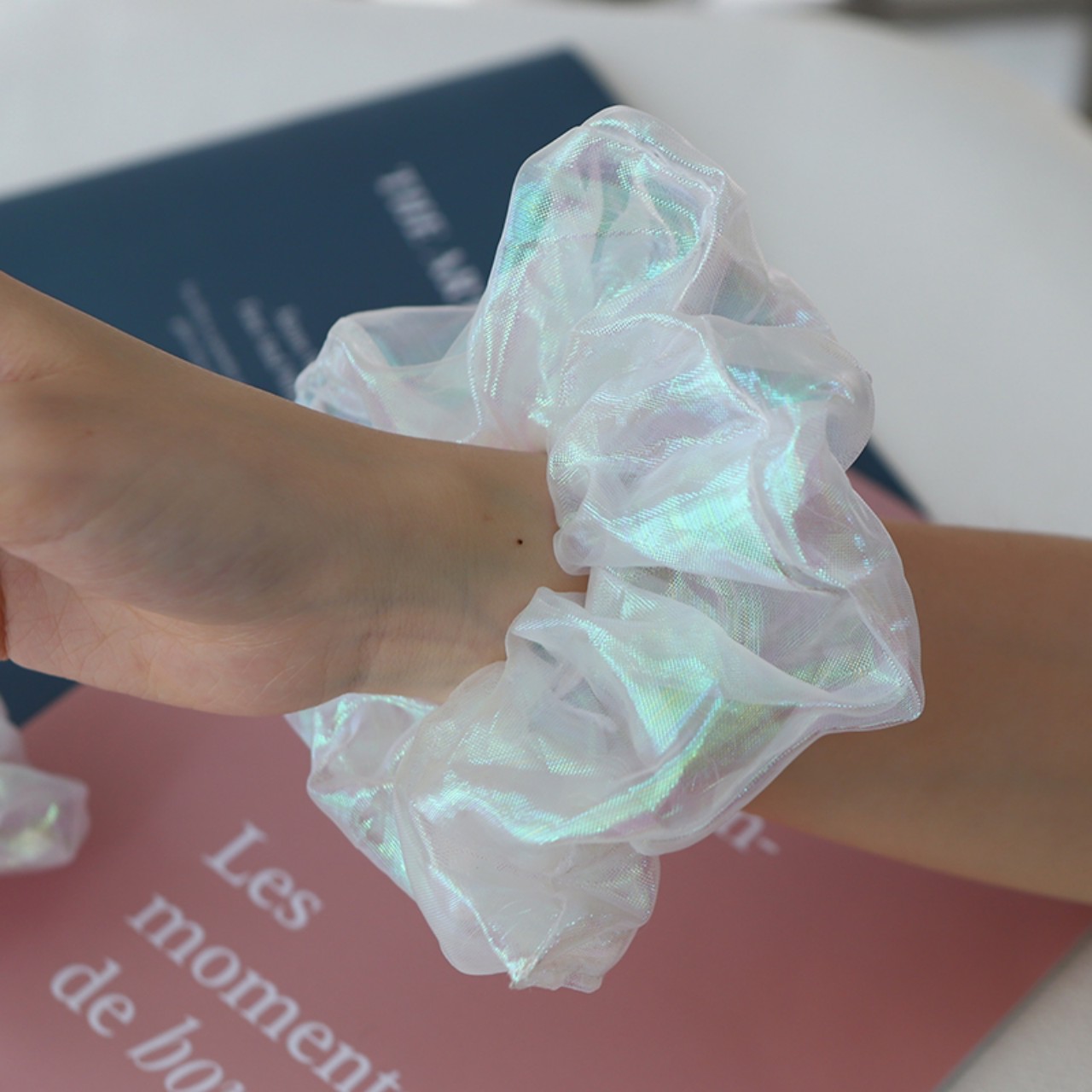 Cột Tóc Đeo Tay Scrunchies Dạ Quang - kireicos
