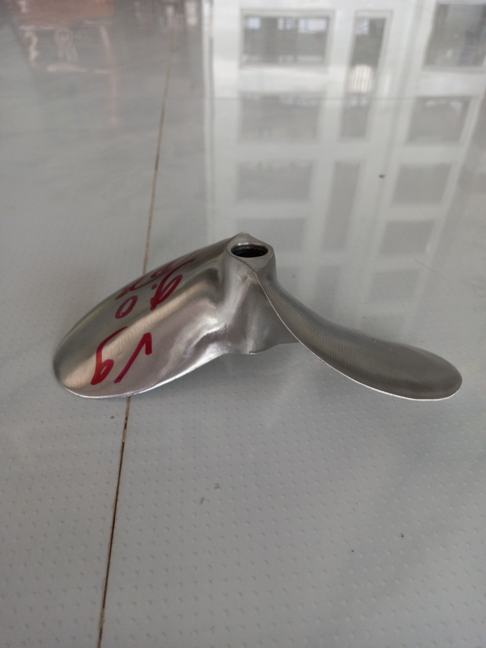 chân vịt ( thailan) inox 9.0hp ( ngựa ), cốt ngay, gen 16mm