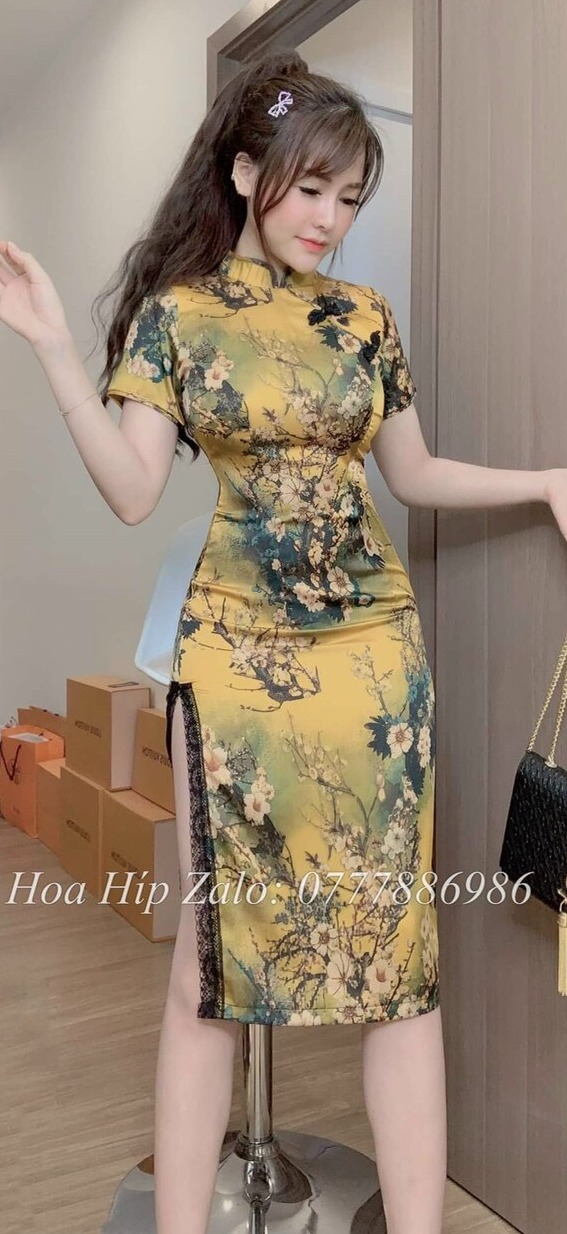 Đầm body tay ngắn xẻ tà phối ren dễ thương