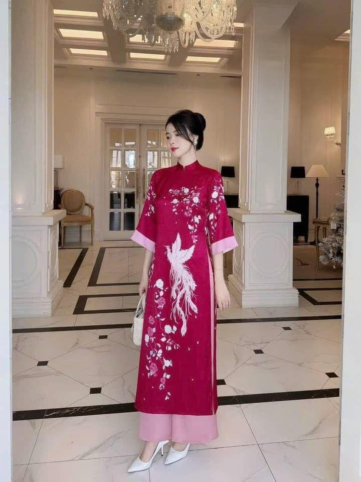 Áo dài cách tân nữ dáng suông lụa in hoa và chim công trắng duyên dáng, Áo dài tết cách tân truyền thống màu Đỏ và Hồng