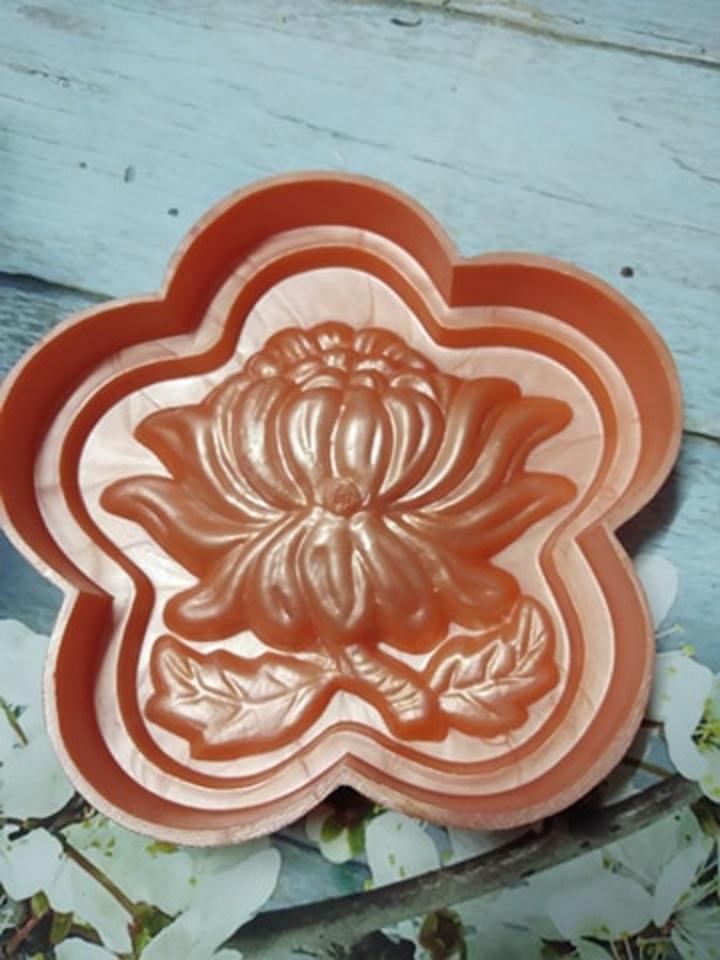 KHUÔN XÔI HOA CÚC 15 CM