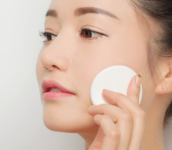 Set Phấn nước cấp ẩm Sum37 Water-full CC Cushion Perfect Finish tặng kèm 2 lõi