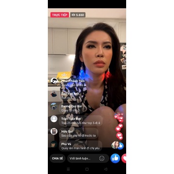 Bông tai đèn led chớp nháy hot trend.