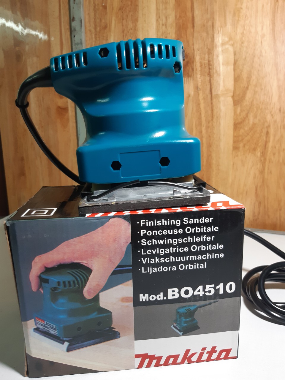 [HCM]máy chà nhám MAKITA B04510 đế vuông