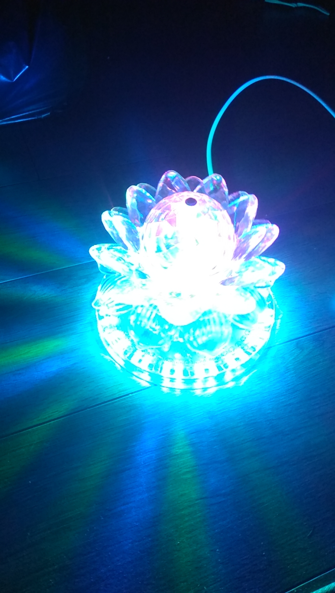 [HCM]Đèn Led Bông Sen Quay 7 Màu  ShopAnhThu
