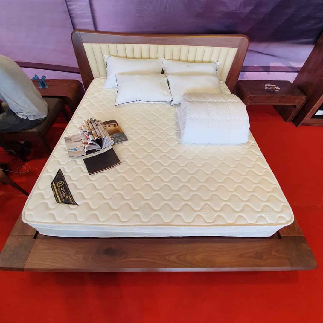 ĐỆM LÒ XO TÚI CUỘN D'LOUIS KOHAN