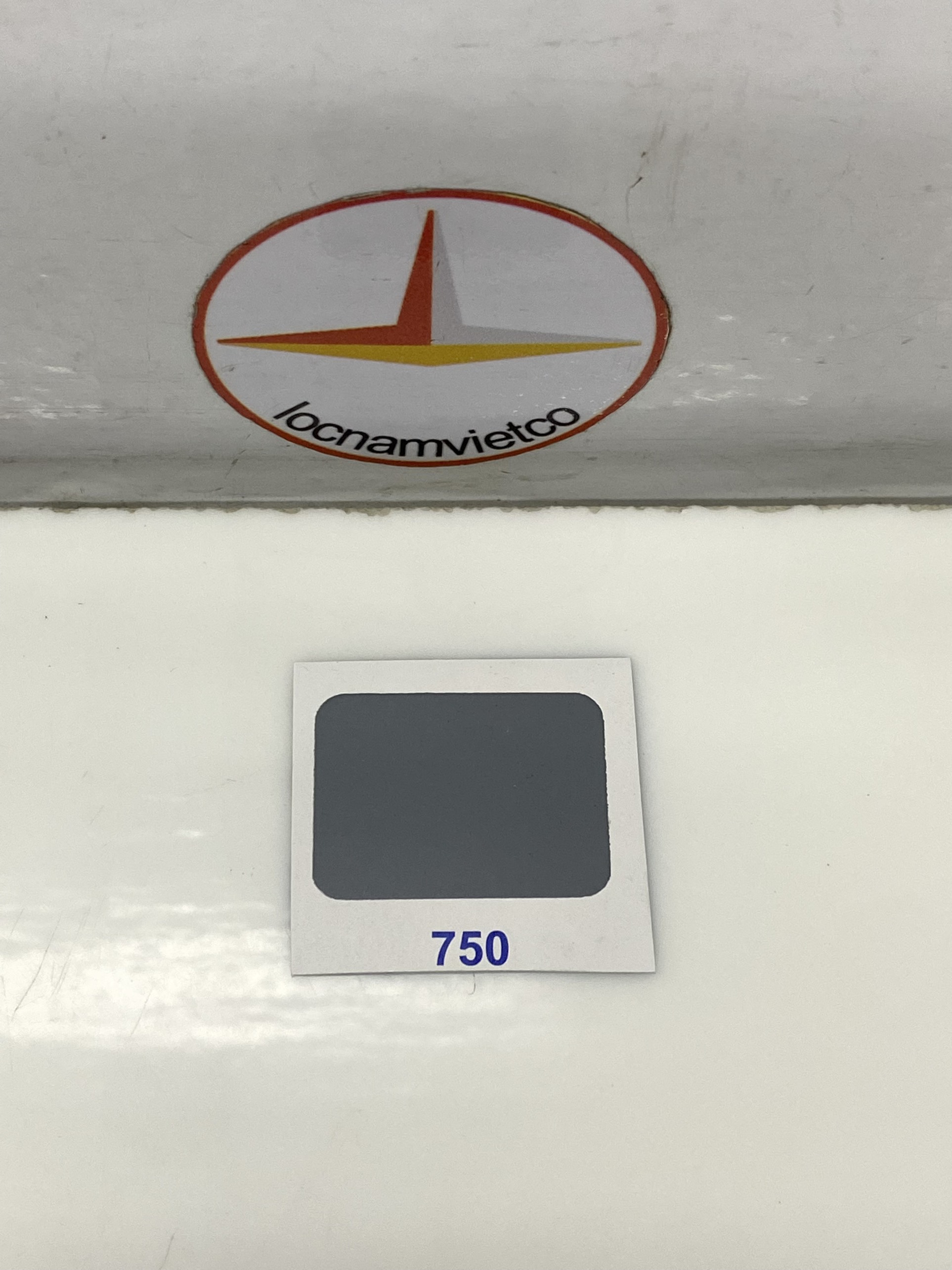 Sơn Epoxy 2 thành phần Hải Âu màu xám đậm EP 750 5L/Bộ