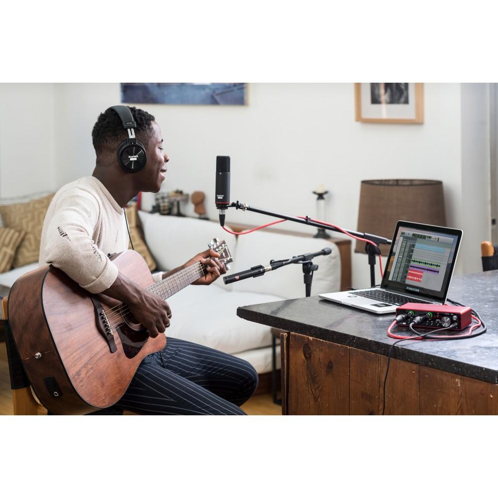 Focusrite Scarlett 2i2 Gen 3 Studio
