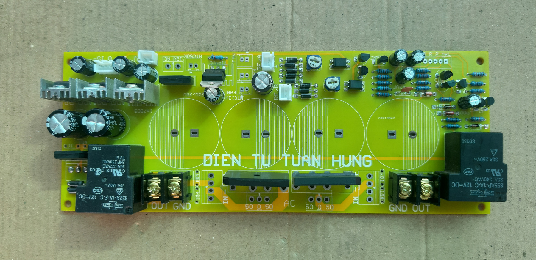 Source Circuit with 8 Capacitors