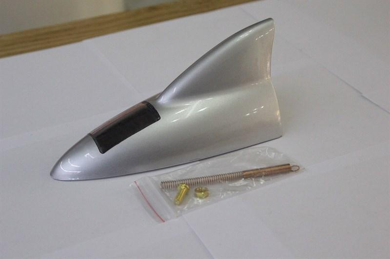 Đèn LED vây cá năng lượng mặt trời Shark Fin (AutoPlaza) (Bạc)