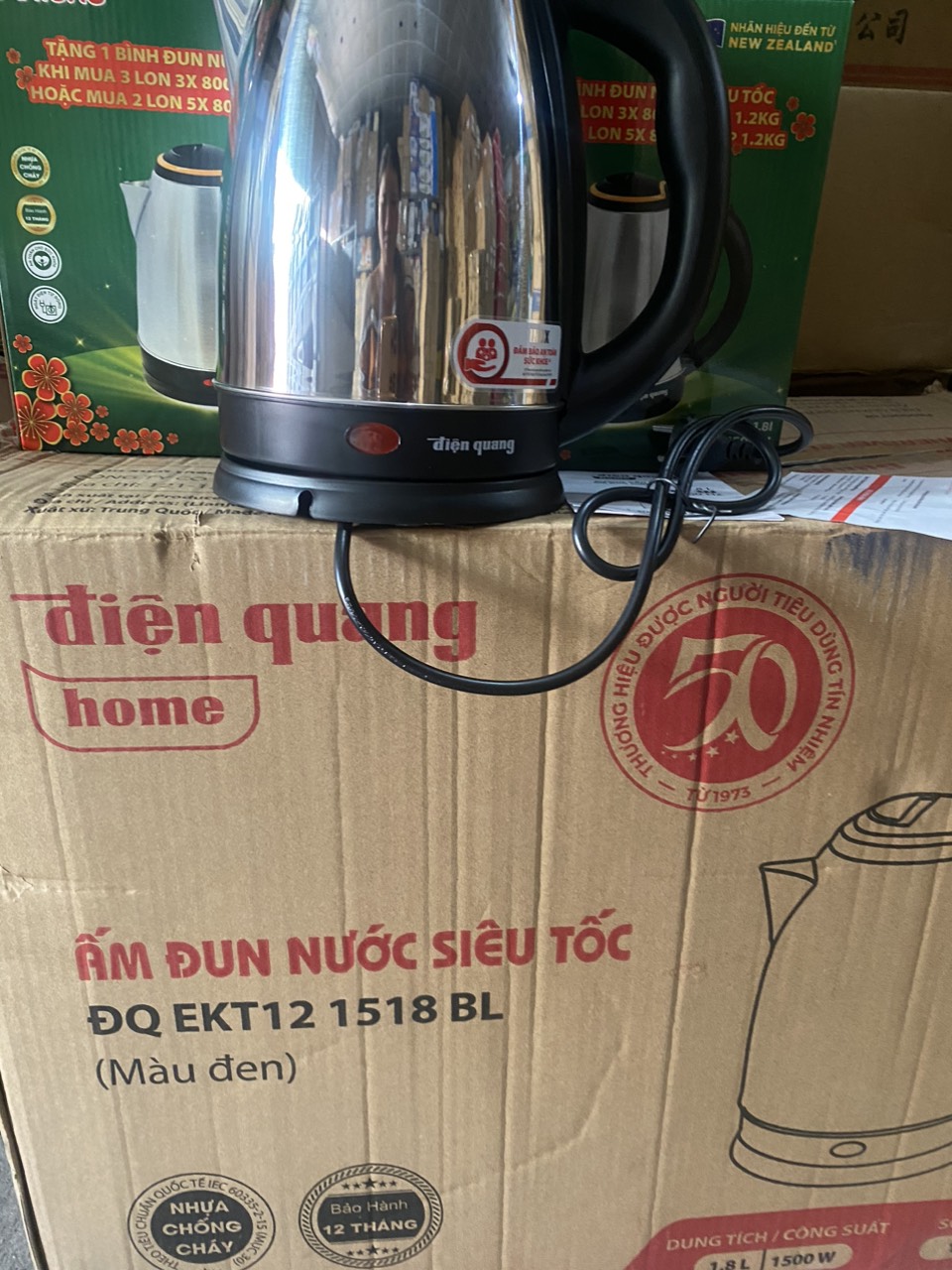 Ấm đun siêu tốc SHD1182 Quà Tặng Anlene