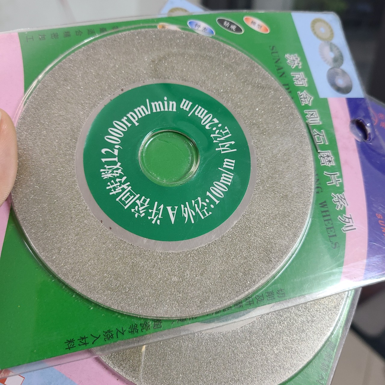 Phụ kiện đi kèm máy mài  trong công trình xây dựng -ĐÁ MÀI KÍNH VĨ  XANH