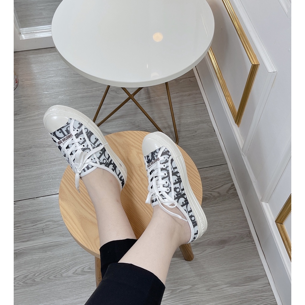 Giày sục DIOR thể thao đạp gót mẫu mới